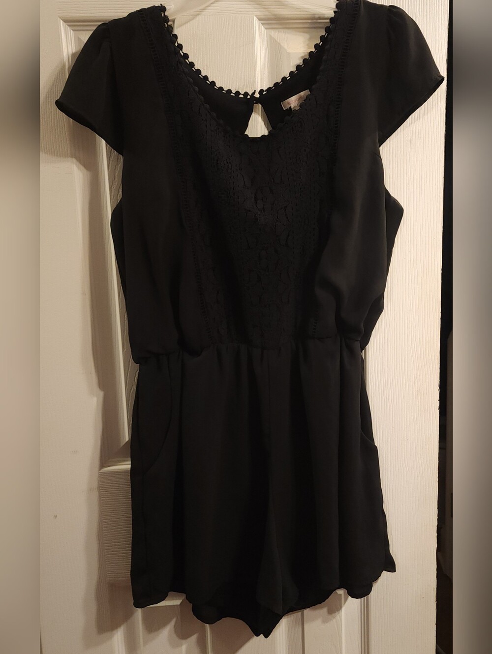 Black Rhomper Size Large - Picture 6 of 6